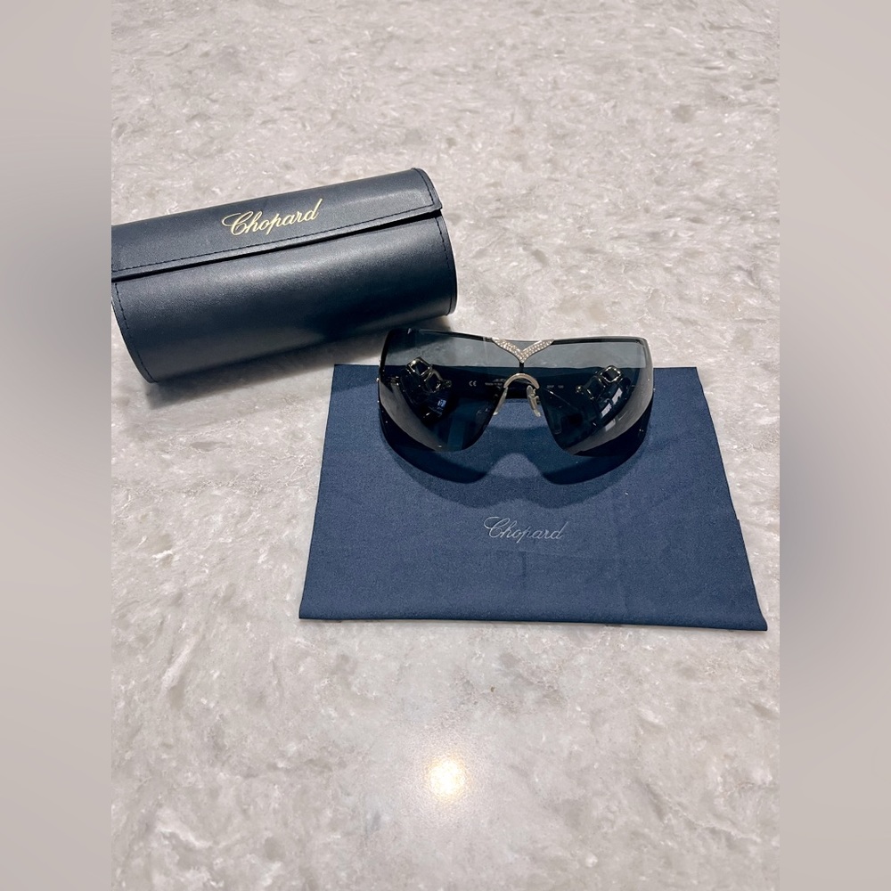 LIKE NEW CHOPARD SUNGLASSES 🕶️